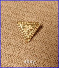10k Yellow Gold USN/USMC Fleet Reserve Association screw on pin