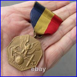 RARE WWII Navy & Marine Corps Medal Early Type 1 Red Case Box & WW2 Wrap Brooch