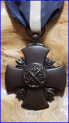 Rare Wwii Usn United States Navy Black Widow Cross Medal Military
