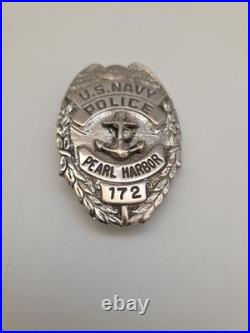 US Navy Pearl Harbor Naval Yard Pin Back #172