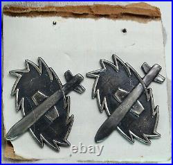 United States Navy ARMY NAVY Militaria TOMAHAWK MISSILE Vintage Pair Pins i90377