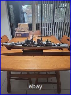 Us Navy Battleship HT-279F Complete Model In Good Condition 31 Inches Long