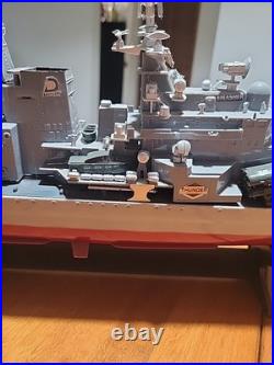 Us Navy Battleship HT-279F Complete Model In Good Condition 31 Inches Long