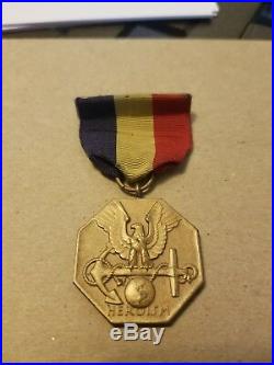 WWII Navy and Marine Corps Medal Full Wrapped Brooch