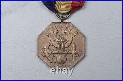 WWII U. S. NAVY MARINE CORPS MEDAL withWRAP BROACH