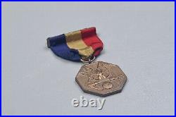 WWII U. S. NAVY MARINE CORPS MEDAL withWRAP BROACH